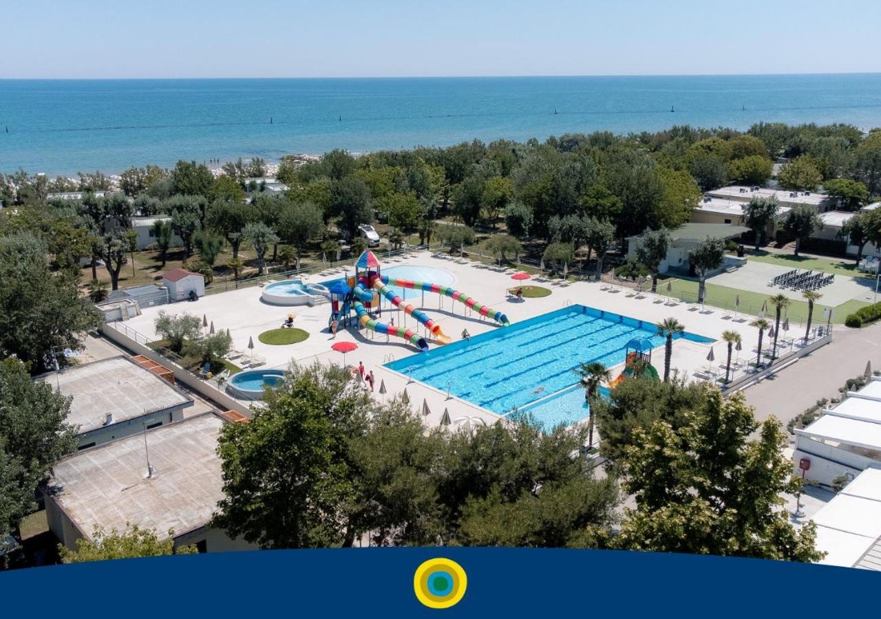 Club Del Sole Stork Family Collection Hotell Giulianova Exteriör bild