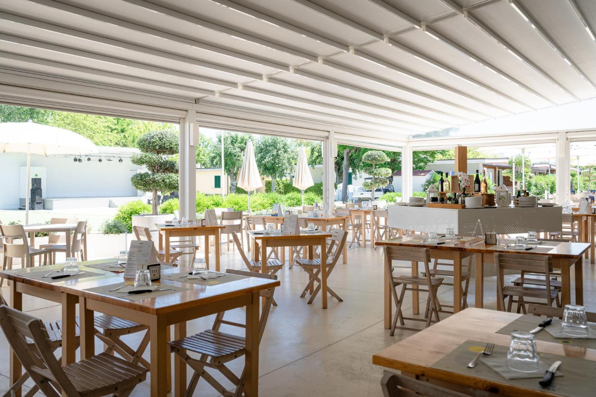 Club Del Sole Stork Family Collection Hotell Giulianova Exteriör bild