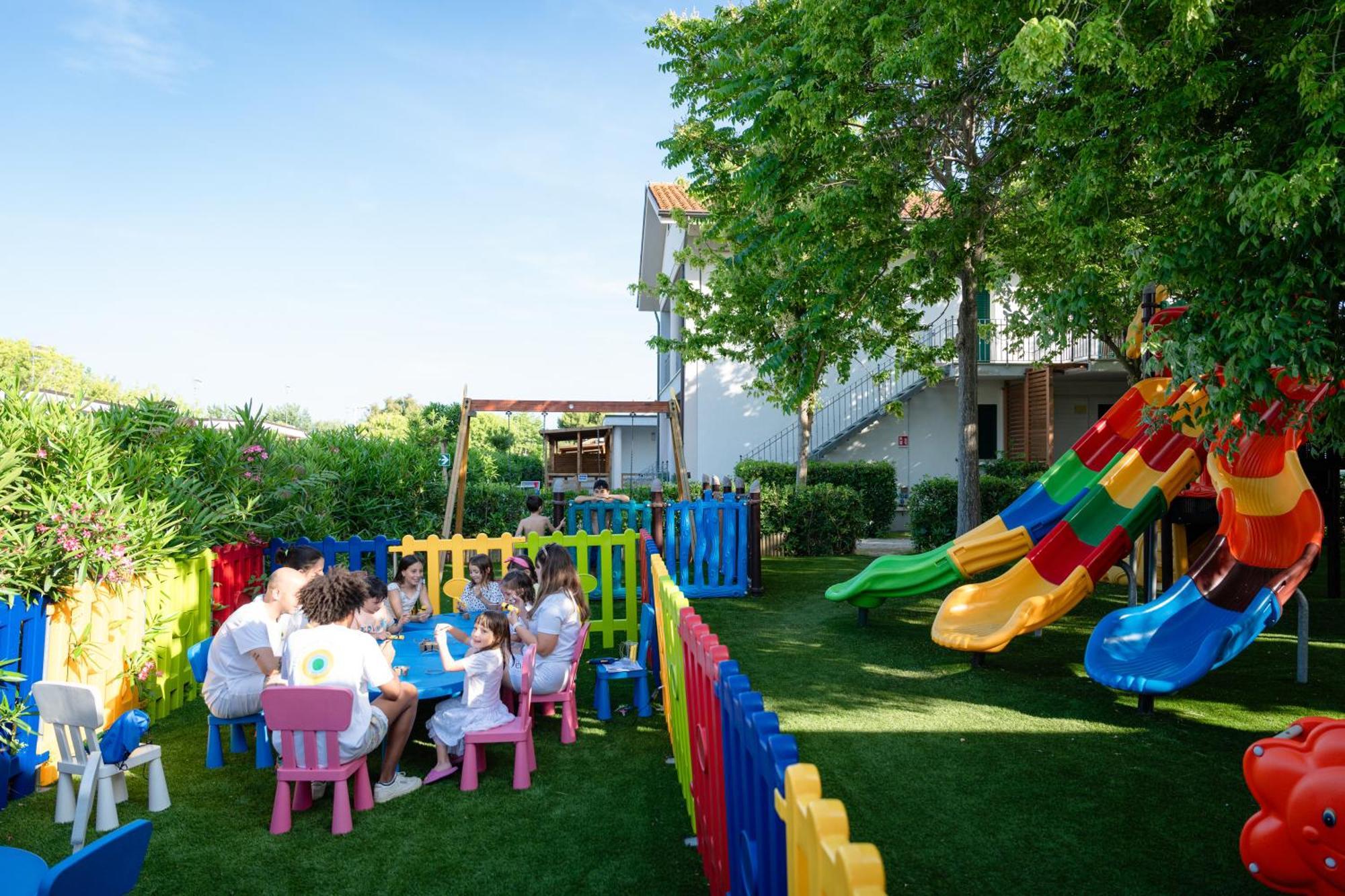 Club Del Sole Stork Family Collection Hotell Giulianova Exteriör bild