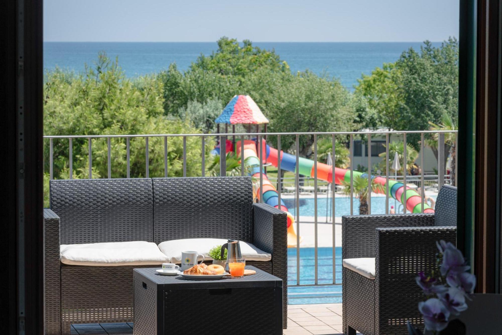 Club Del Sole Stork Family Collection Hotell Giulianova Exteriör bild